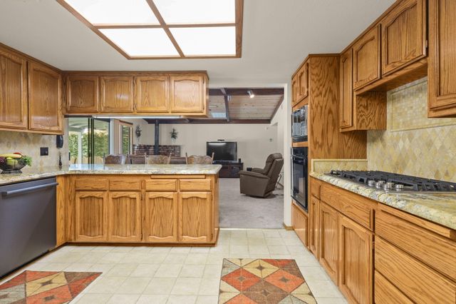 7501 Fiesta Way, Redding, CA 96002