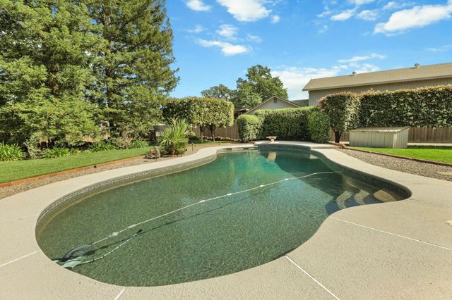 7501 Fiesta Way, Redding, CA 96002