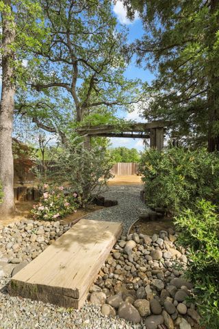 7501 Fiesta Way, Redding, CA 96002