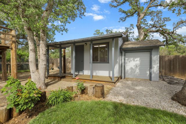 7501 Fiesta Way, Redding, CA 96002