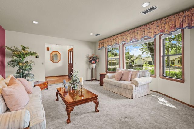 7501 Fiesta Way, Redding, CA 96002