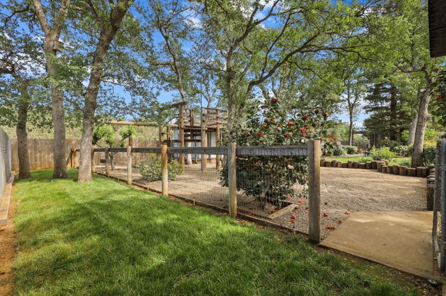 7501 Fiesta Way, Redding, CA 96002