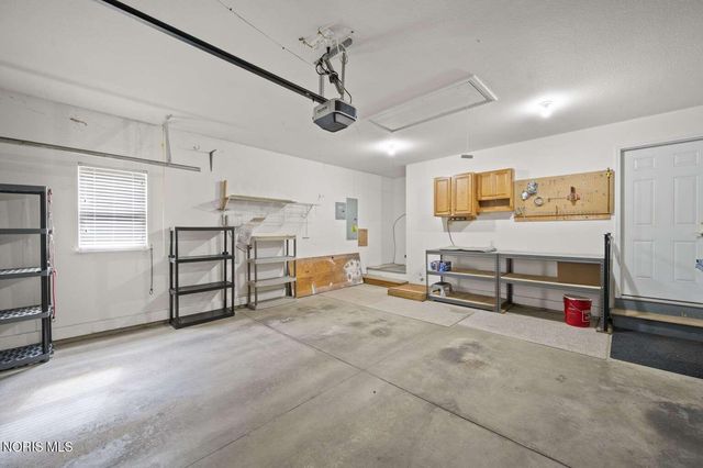 7372 Harbour Light Court, Maumee, OH 43537