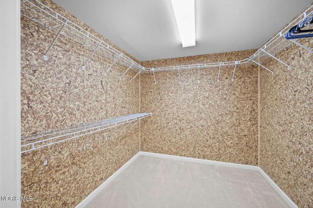 7372 Harbour Light Court, Maumee, OH 43537