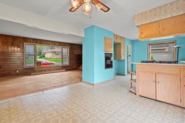 4265 S 22nd STREET, Milwaukee, WI 53221