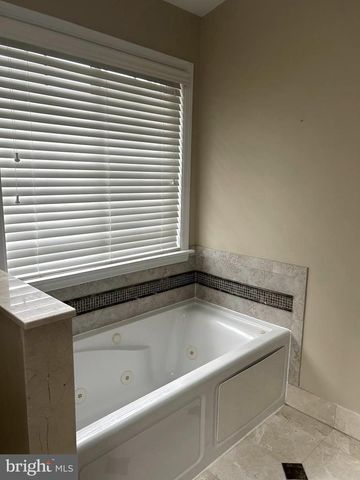 4658 BUCKHORN RDG, Fairfax, VA 22030