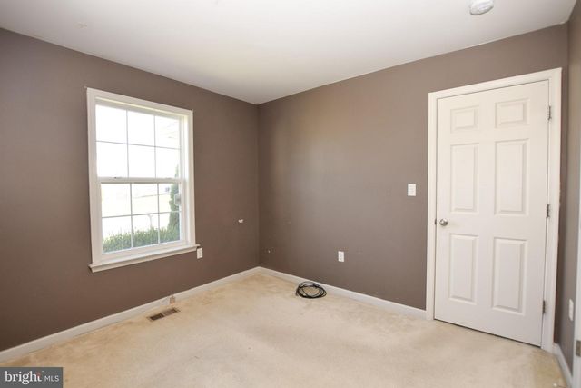 121 EQUINOX WAY W, Martinsburg, WV 25401