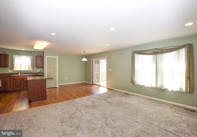 121 EQUINOX WAY W, Martinsburg, WV 25401