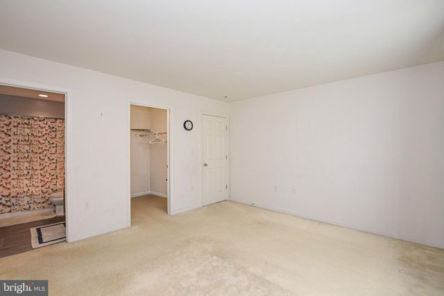 121 EQUINOX WAY W, Martinsburg, WV 25401