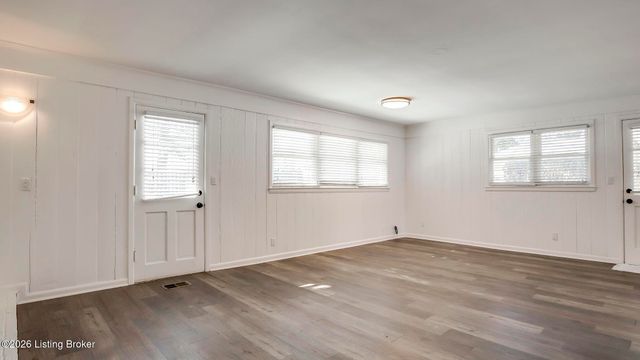 2706 Lime Kiln Ln, Louisville, KY 40222