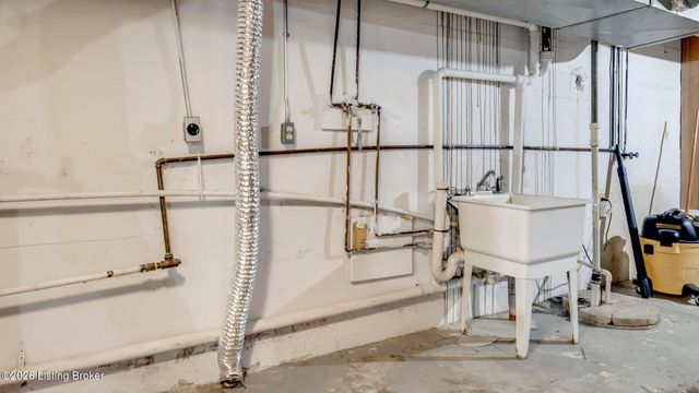 2706 Lime Kiln Ln, Louisville, KY 40222