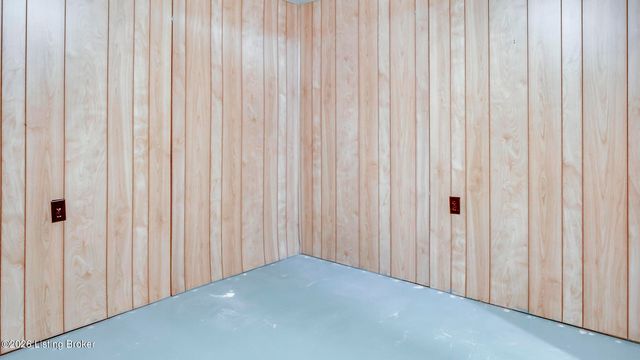 2706 Lime Kiln Ln, Louisville, KY 40222