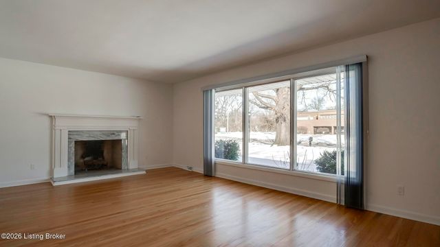 2706 Lime Kiln Ln, Louisville, KY 40222