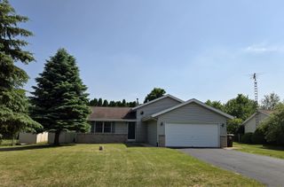 5852 LONGEST Drive, South Beloit, IL 61080