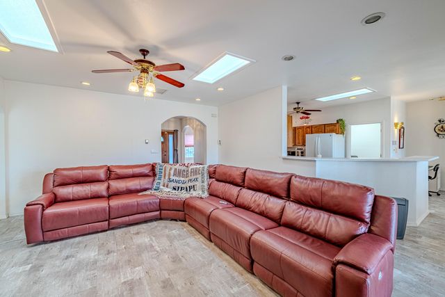 2000 Turrietta Lane SW, Albuquerque, NM 87105