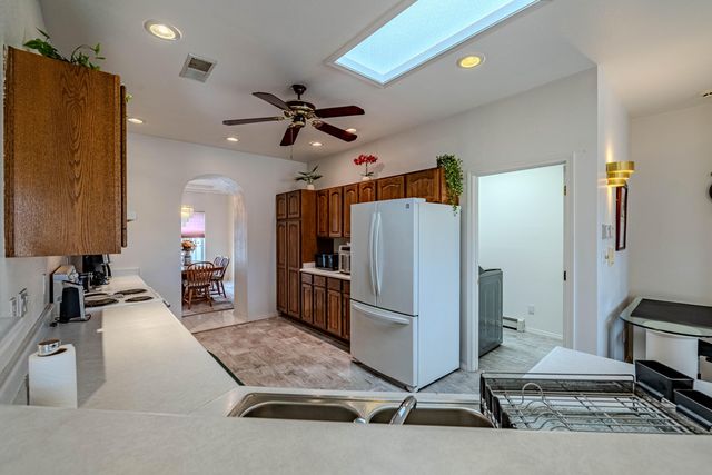 2000 Turrietta Lane SW, Albuquerque, NM 87105