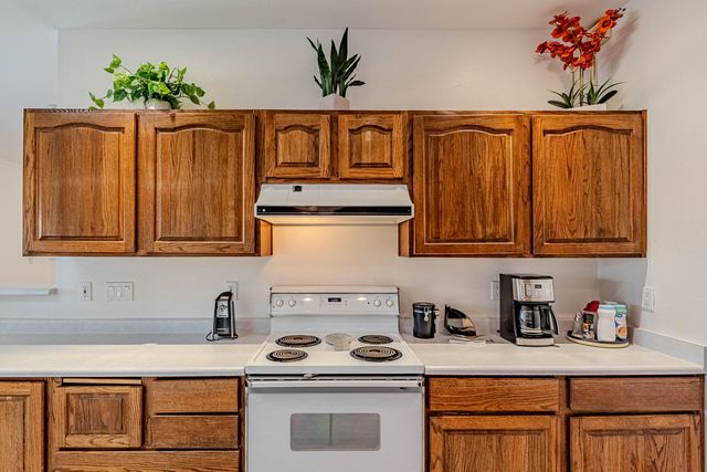 2000 Turrietta Lane SW, Albuquerque, NM 87105