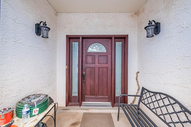 2000 Turrietta Lane SW, Albuquerque, NM 87105