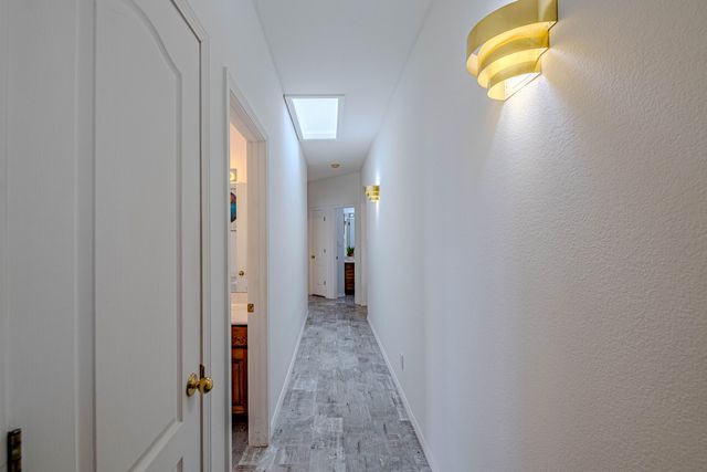 2000 Turrietta Lane SW, Albuquerque, NM 87105