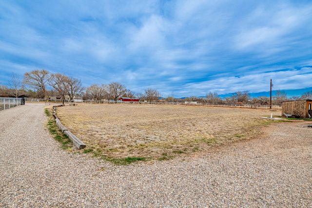 2000 Turrietta Lane SW, Albuquerque, NM 87105