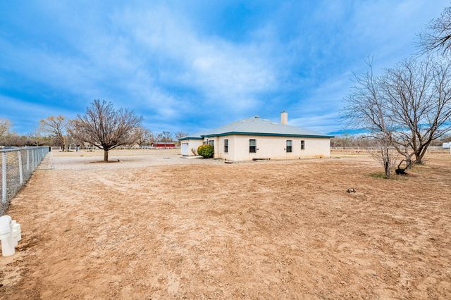 2000 Turrietta Lane SW, Albuquerque, NM 87105