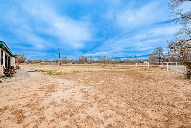 2000 Turrietta Lane SW, Albuquerque, NM 87105