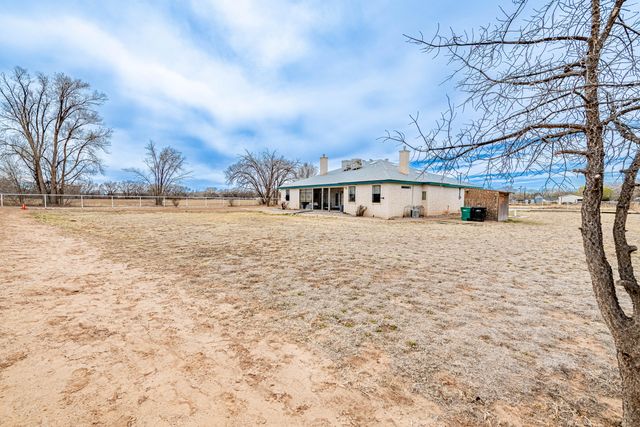 2000 Turrietta Lane SW, Albuquerque, NM 87105