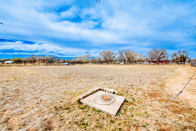 2000 Turrietta Lane SW, Albuquerque, NM 87105