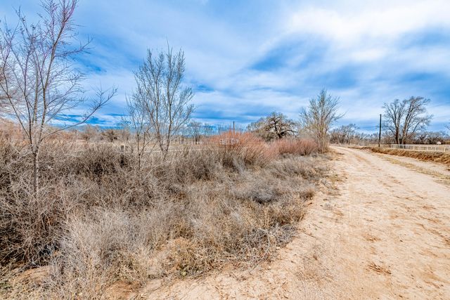 2000 Turrietta Lane SW, Albuquerque, NM 87105