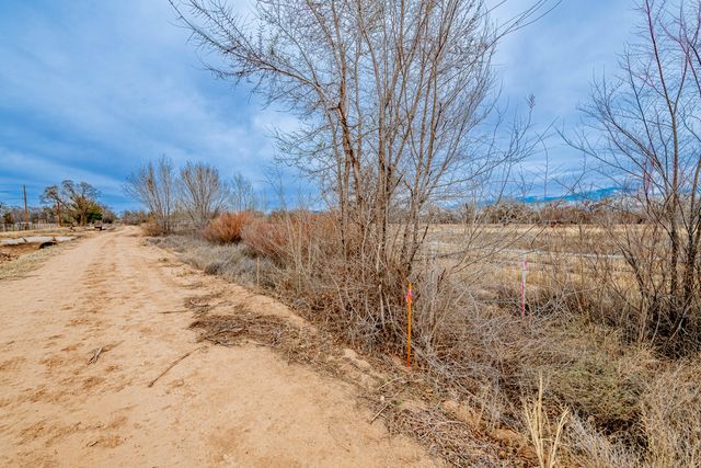 2000 Turrietta Lane SW, Albuquerque, NM 87105