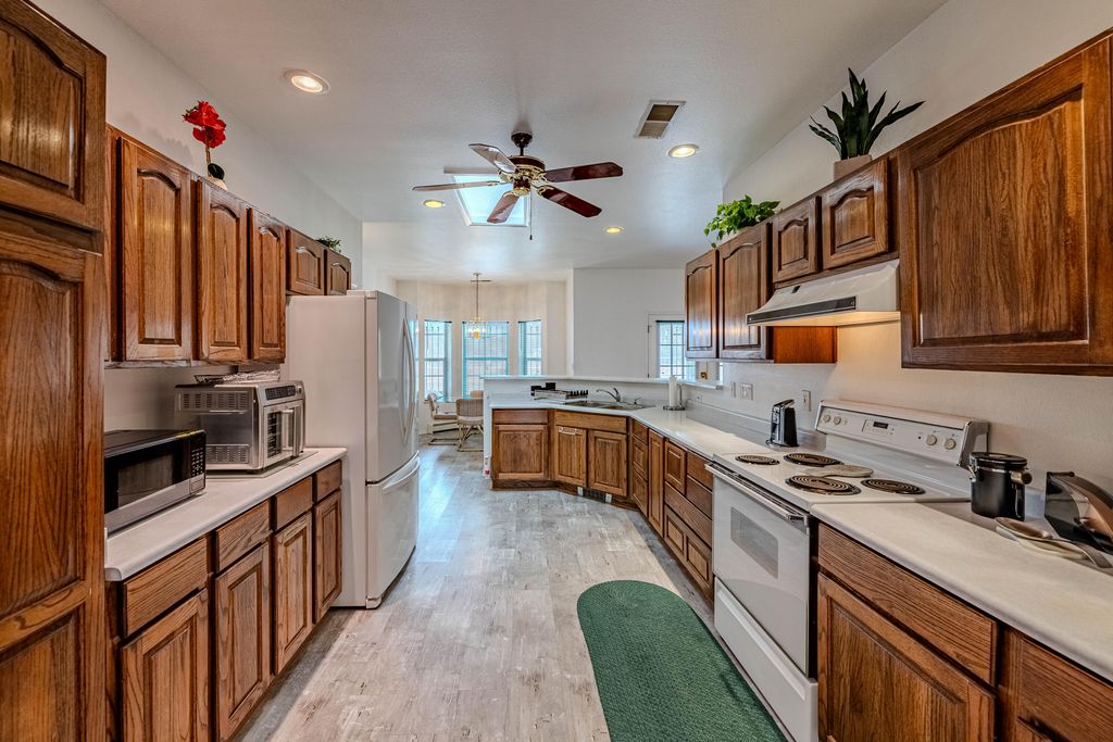2000 Turrietta Lane SW, Albuquerque, NM 87105