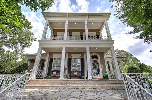 11 Forest Hill SW Drive, Cartersville, GA 30120