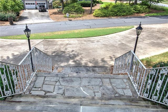 11 Forest Hill SW Drive, Cartersville, GA 30120