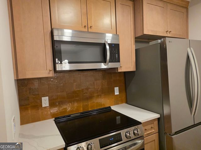 301 Barrington Hills Drive, Atlanta, GA 30350