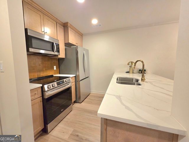 301 Barrington Hills Drive, Atlanta, GA 30350