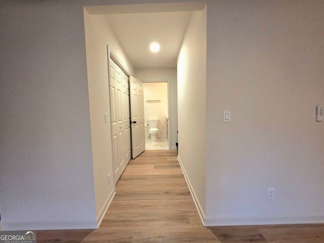 301 Barrington Hills Drive, Atlanta, GA 30350