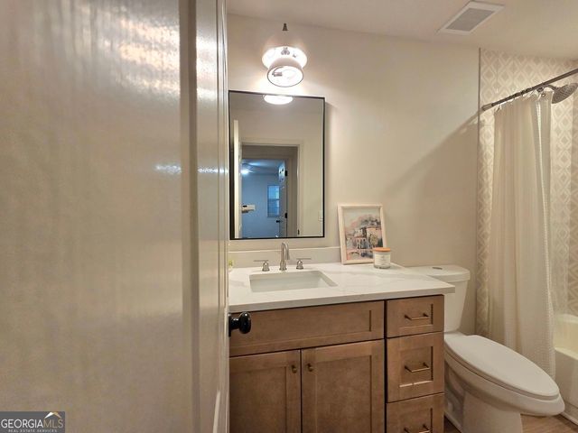 301 Barrington Hills Drive, Atlanta, GA 30350