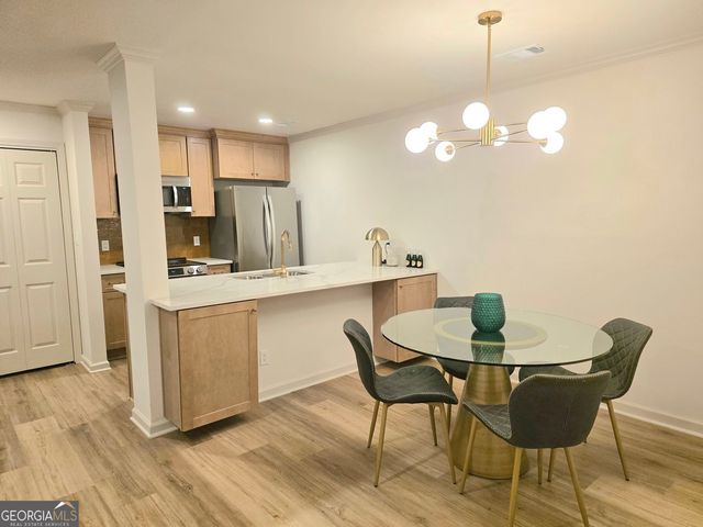 301 Barrington Hills Drive, Atlanta, GA 30350