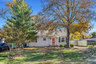 5602 Meadowcrest Ln, Nashville, TN 37209