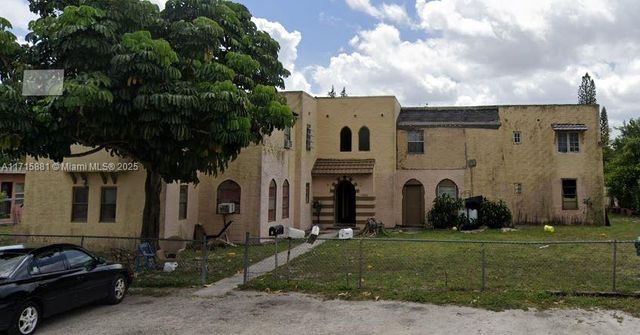 1240 Sesame St, Opa-locka, FL 33054