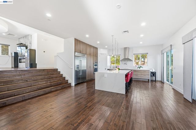 4683 Proctor Rd, Castro Valley, CA 94546