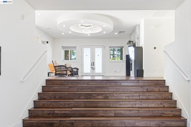 4683 Proctor Rd, Castro Valley, CA 94546