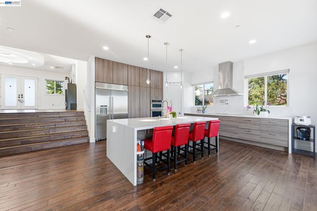 4683 Proctor Rd, Castro Valley, CA 94546
