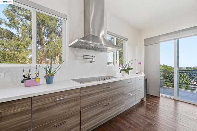 4683 Proctor Rd, Castro Valley, CA 94546