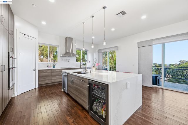 4683 Proctor Rd, Castro Valley, CA 94546