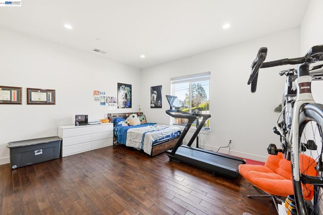 4683 Proctor Rd, Castro Valley, CA 94546