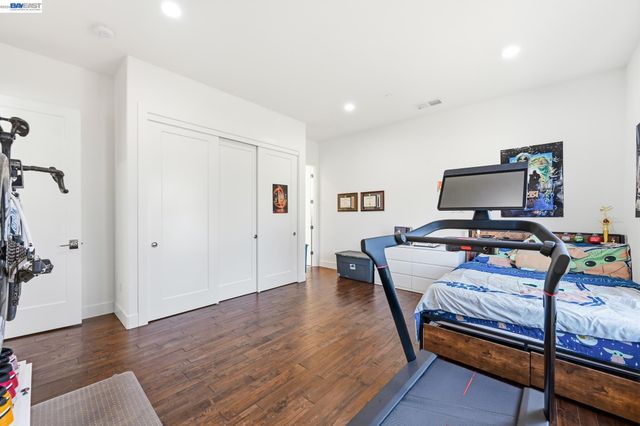 4683 Proctor Rd, Castro Valley, CA 94546