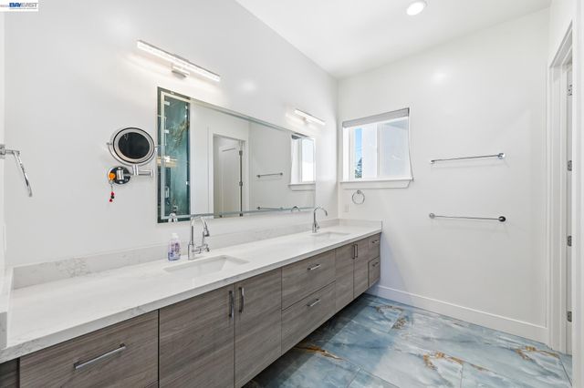 4683 Proctor Rd, Castro Valley, CA 94546