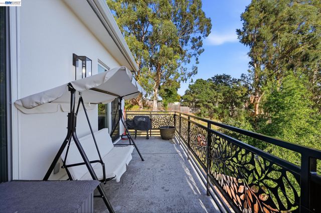 4683 Proctor Rd, Castro Valley, CA 94546
