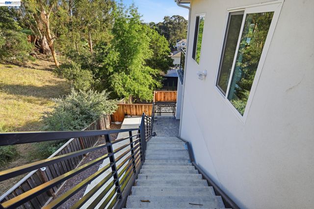 4683 Proctor Rd, Castro Valley, CA 94546